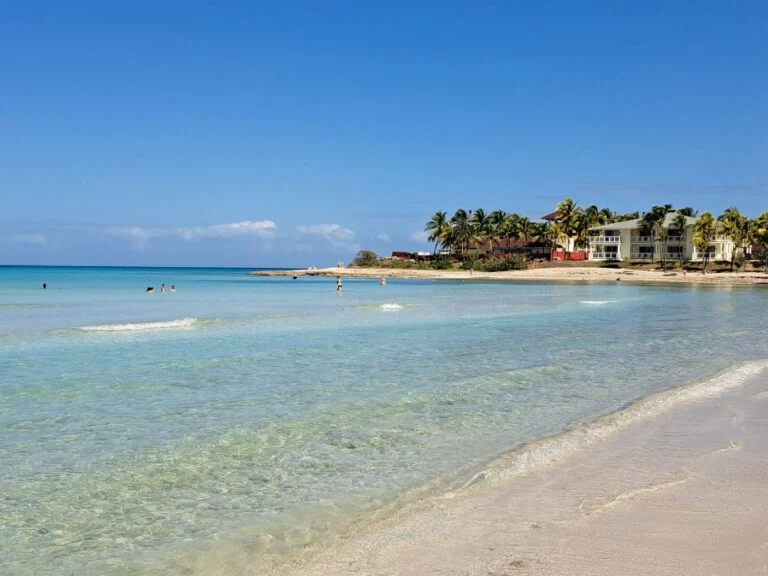 A praia de Varadero, 20 km de areia branca