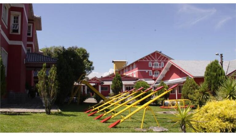 Hotel Galo Vermelho