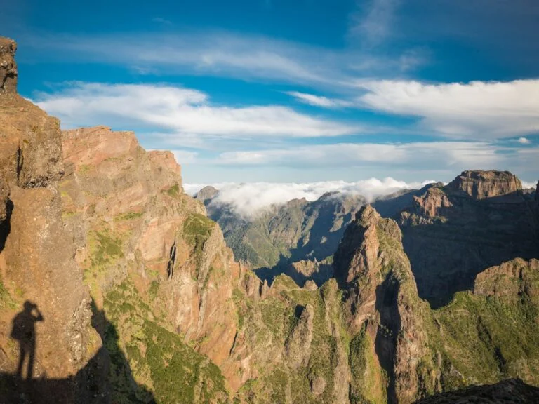 Pico do Areeiro: a trilha acima das nuvens
