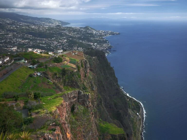 Cabo Girão, a falésia com o mirante de vidro