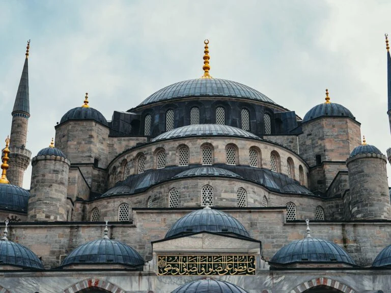 A Mesquita Azul, com suas seis torres, em Sultanahmet